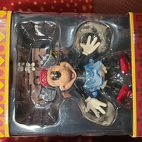 Jim Shore Disney Mickey & Minnie Marionette - Picture 10 of 12